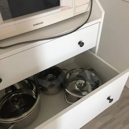 Enjoy Your With Dkn - Mon-sun - Late Night Check-in - Multilanguage - Near Railway Station - Witamy Serdecznie דירה